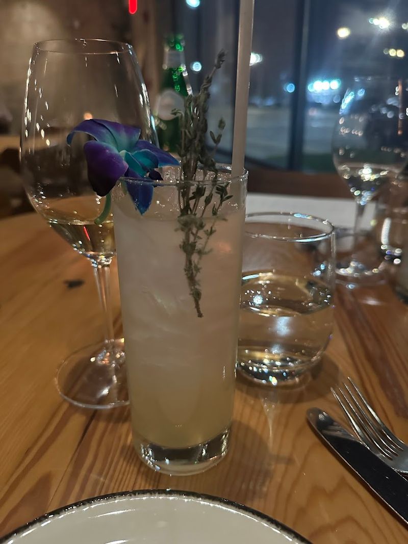 Service Style and What to Expect From the Staff