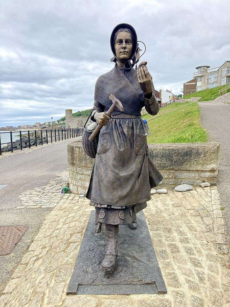 Mary Anning: Fossil Rockstar
