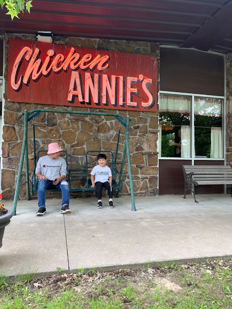 Kansas: Chicken Annie’s, Pittsburg