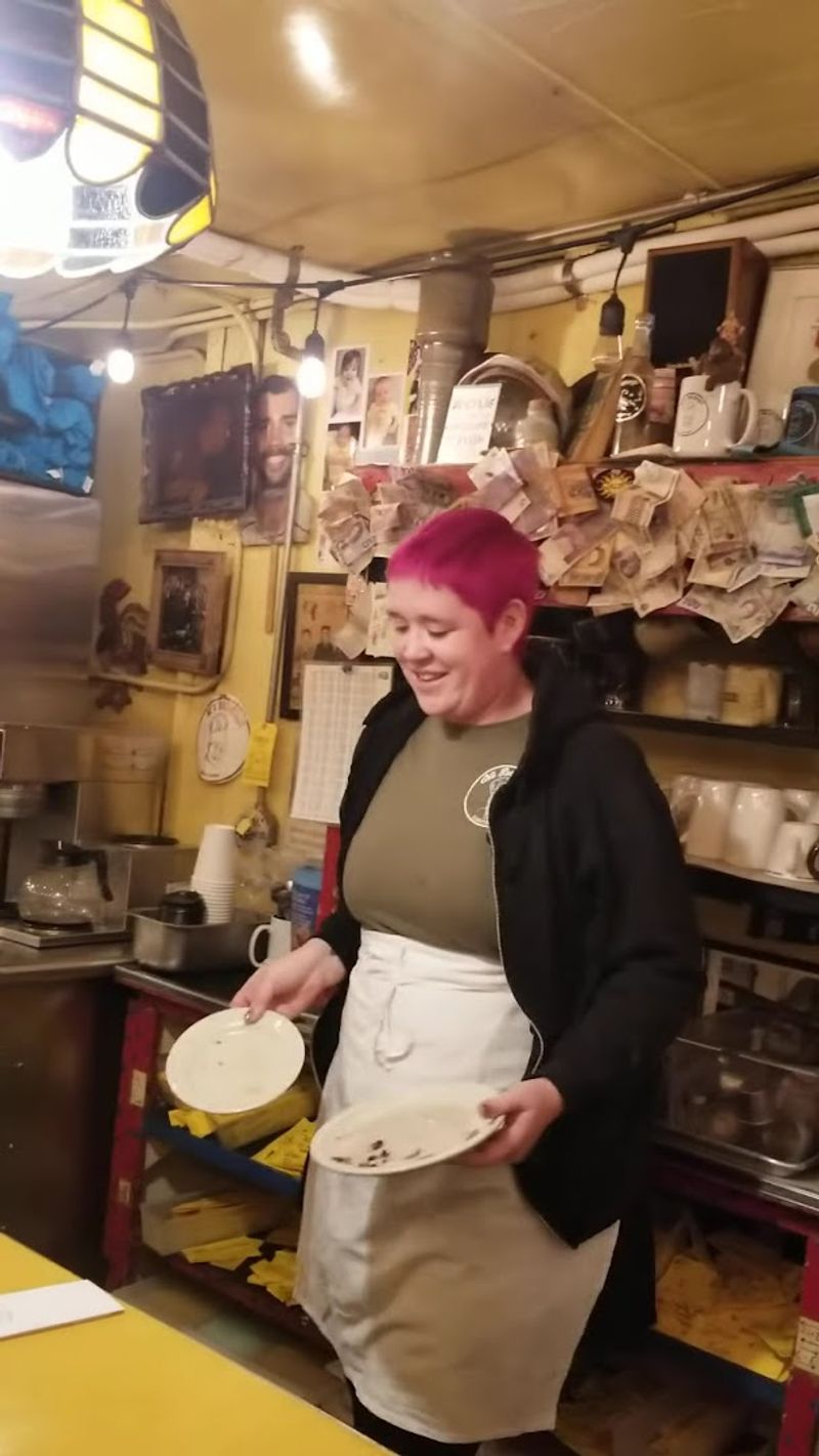 Al's Breakfast (Minneapolis) — Tiny Space, Massive Legacy