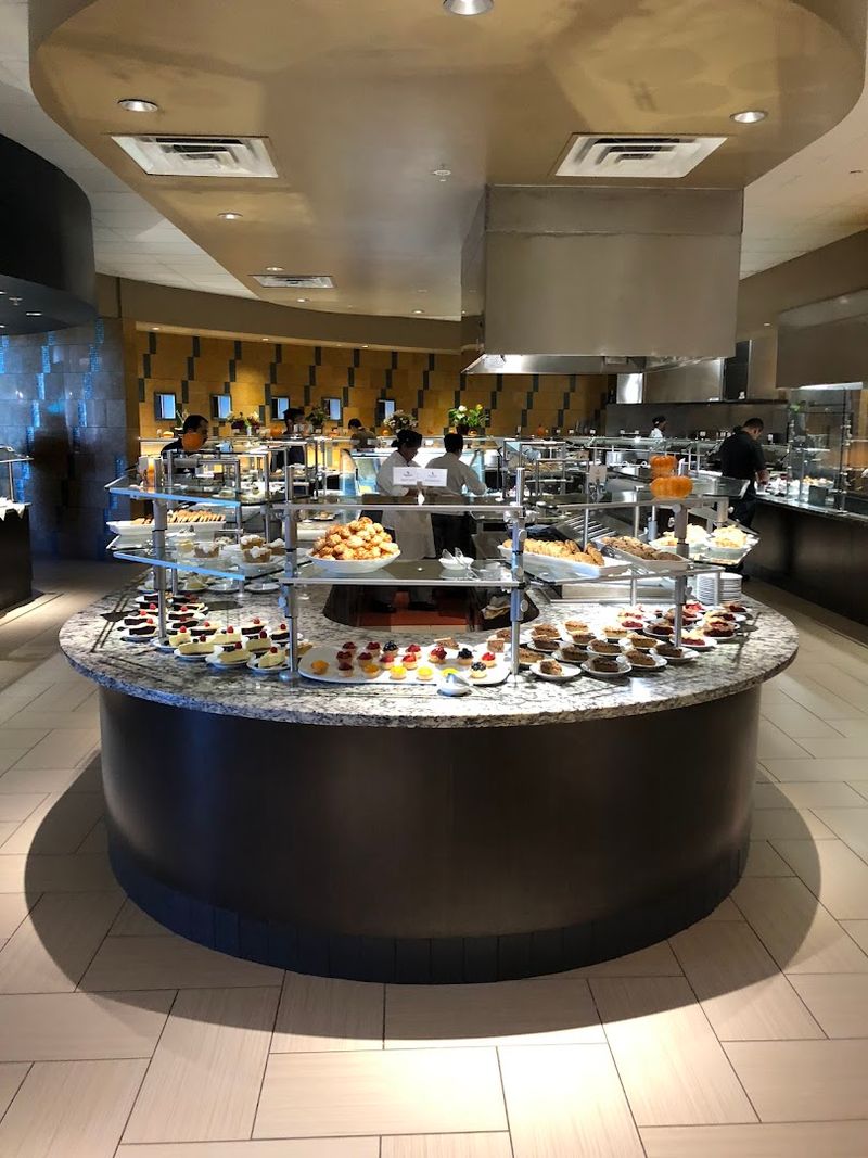 Wandering Horse Buffet — Scottsdale (Talking Stick Resort)