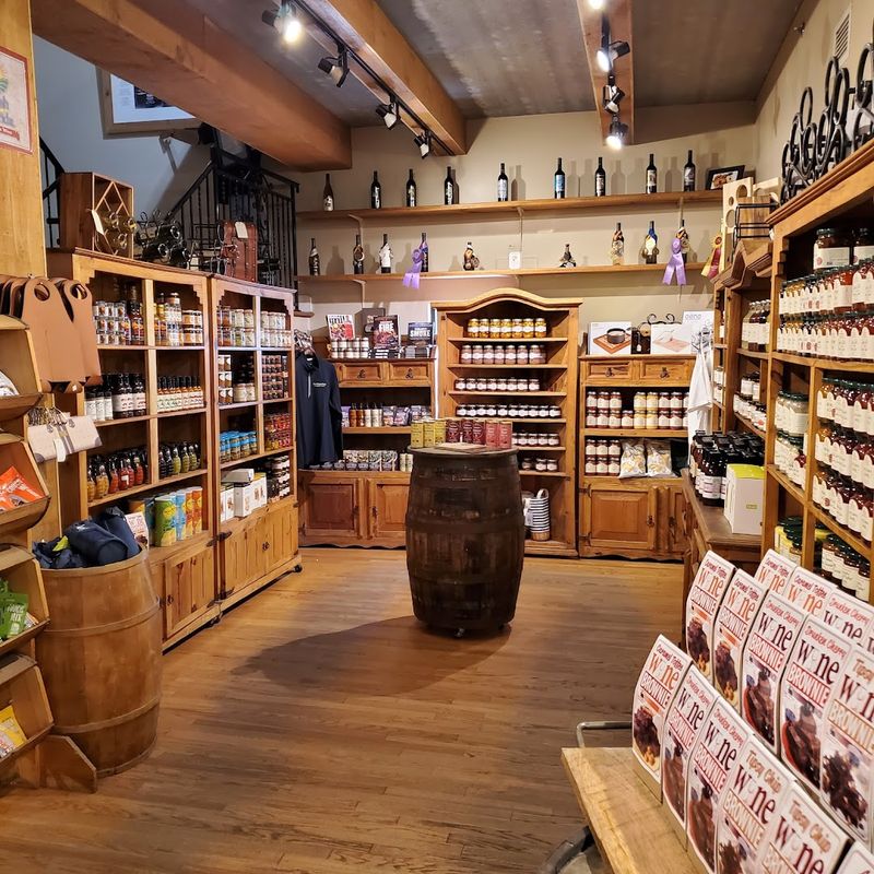 The Gift Shop and Wine Selection
