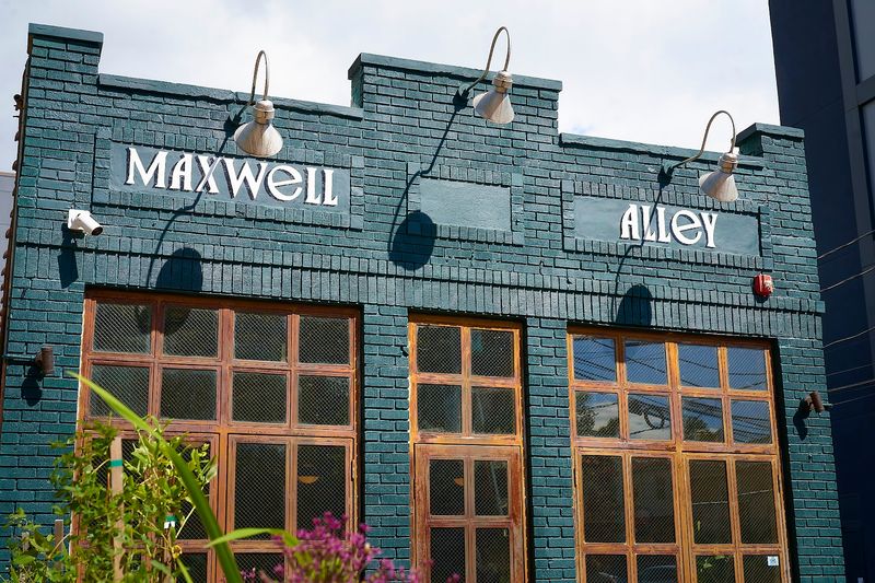 Maxwell Alley