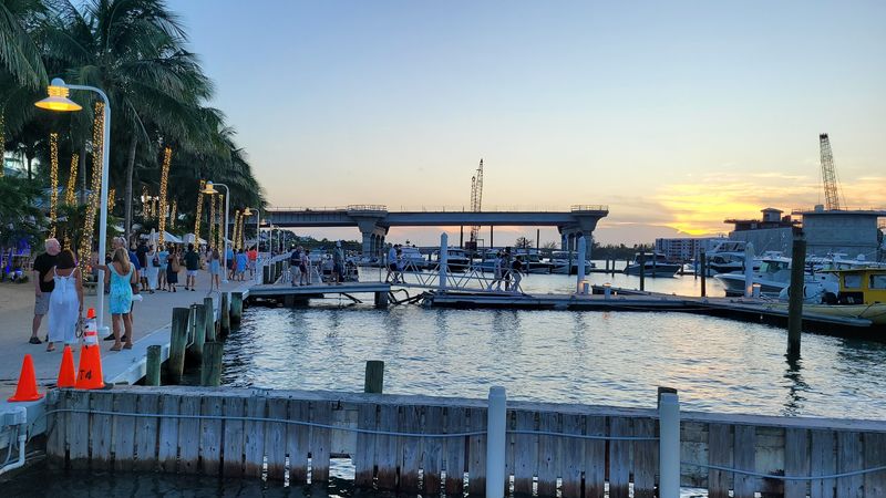 Live Music and the After-Dinner Dock Walk