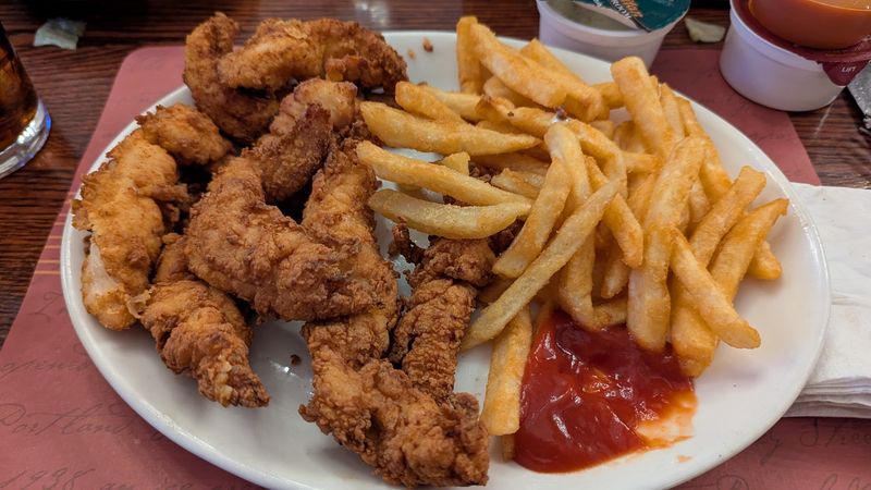 New Hampshire: The Puritan Backroom, Manchester