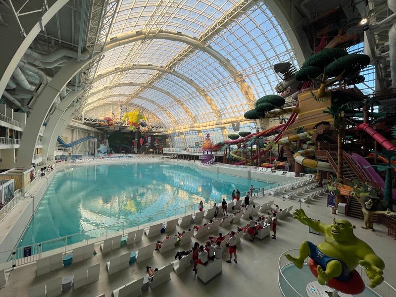 DreamWorks Water Park: Waves Indoors
