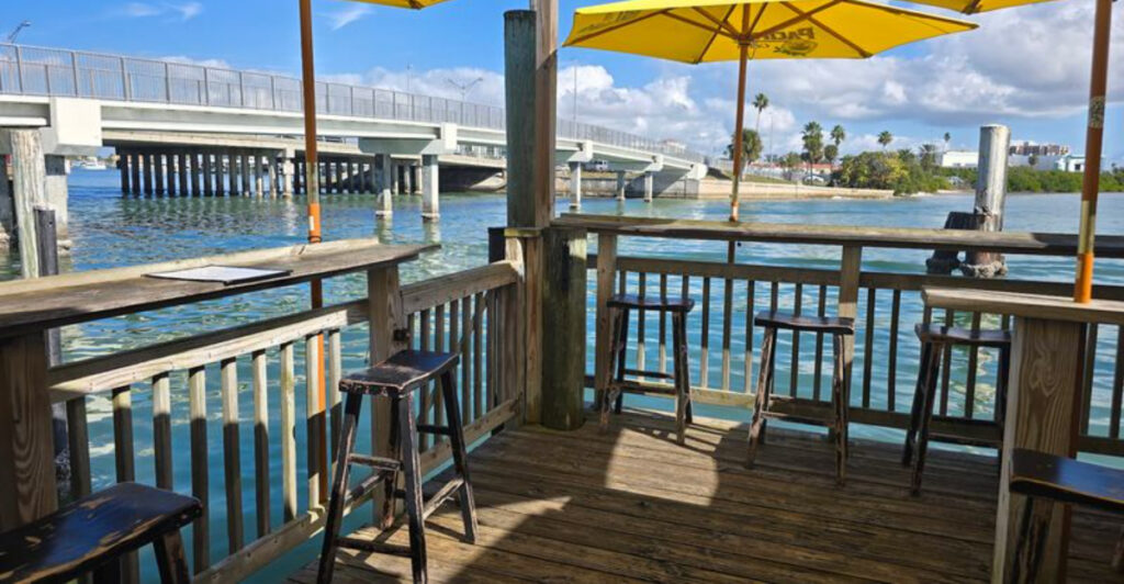People Walk Past This Florida Shack Not Knowing What They’re Missing