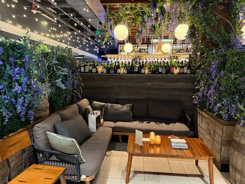 The Lounge Area That Turns a Mall Stop Into a Real Outing