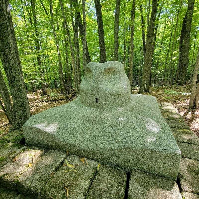 The amphitheater and quiet pauses