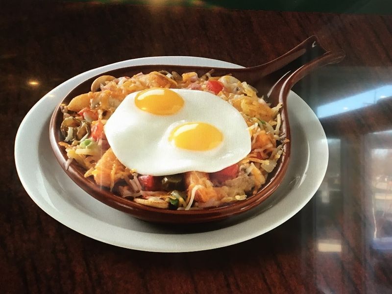 Why Eggbert's Keeps Drawing People Back