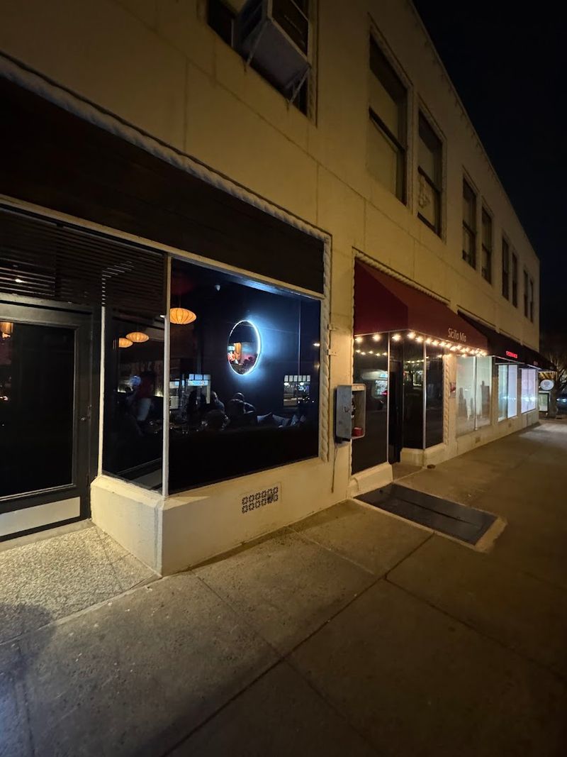 Why pastaRAMEN Keeps Drawing People Back