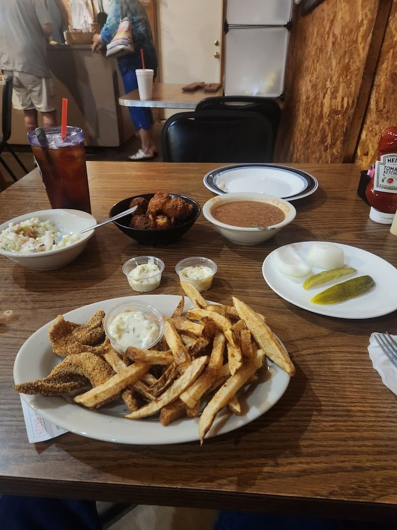 Why Shad's Catfish Hole Keeps People Coming Back