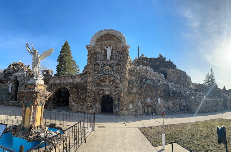 The Address and Setting: West Bend, Iowa