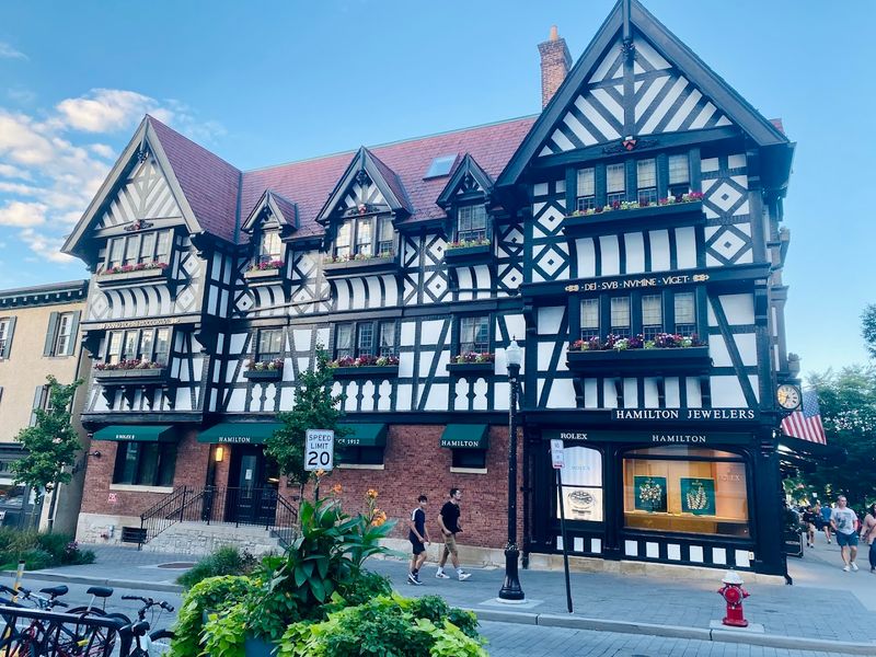 Nassau Street Antique Shops