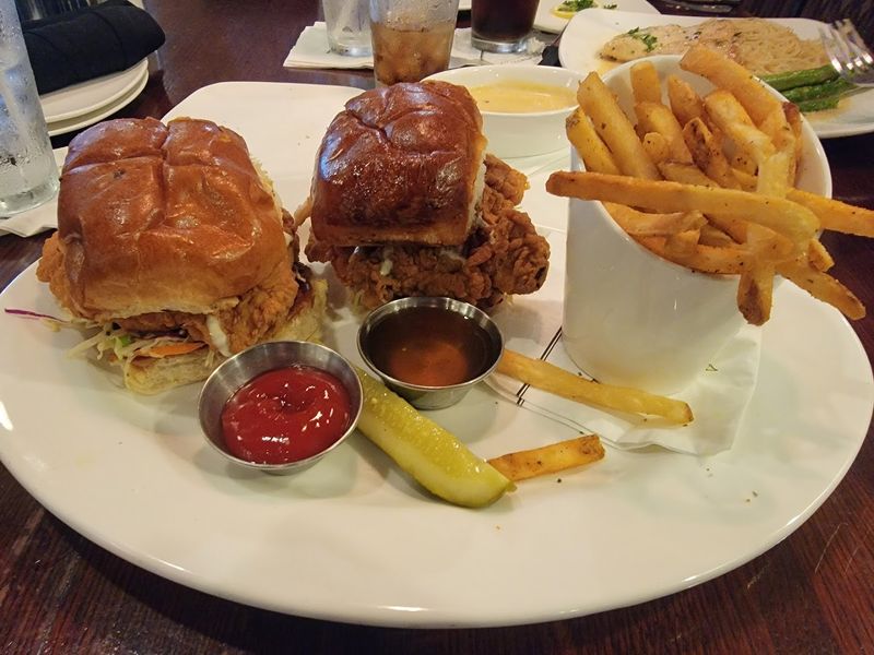 Walk-Ins and Reservations: Navigating the Busy Hours