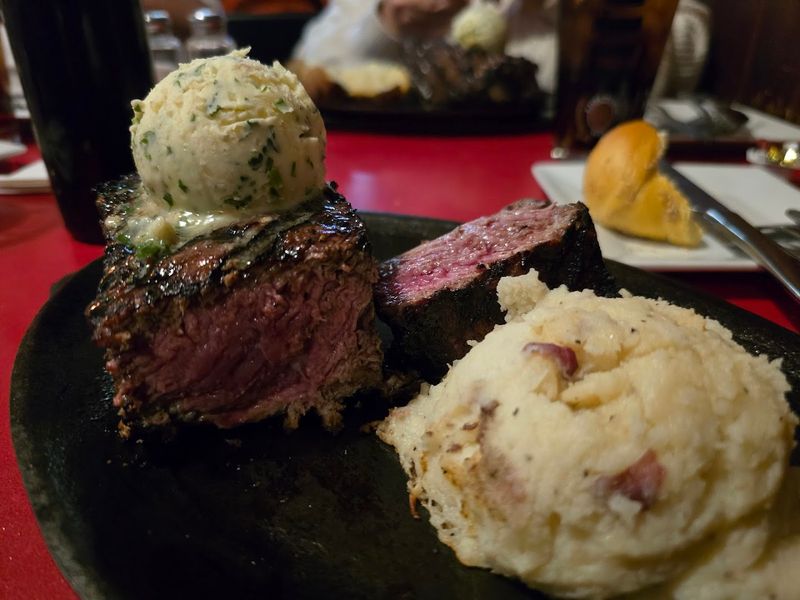 The Steak Menu That Keeps People Coming Back