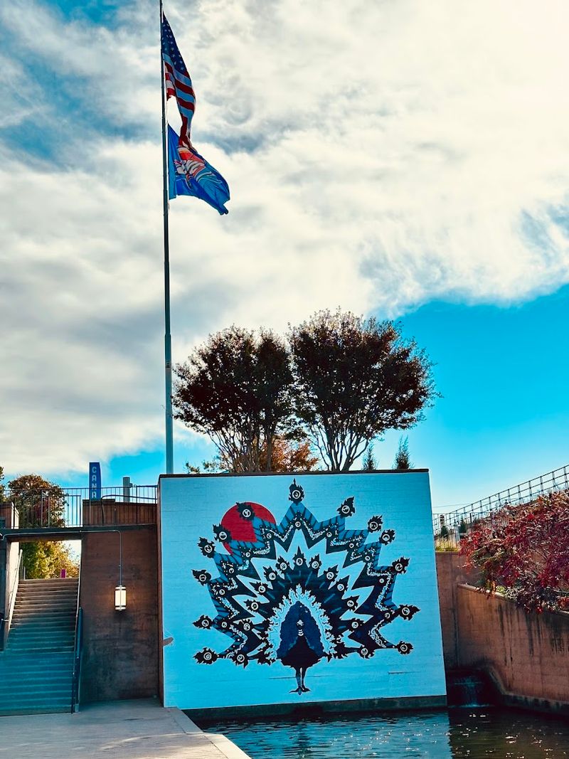 Mini Golf and Entertainment on the Canal