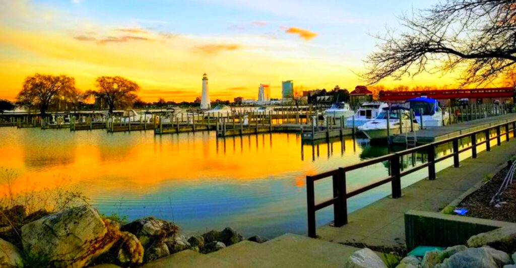 Right in Downtown Detroit, This Waterfront Park Offers Skyline Views and a Surprisingly Peaceful Escape