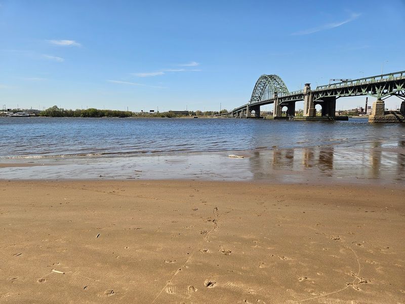 Visiting at Low Tide vs. High Tide