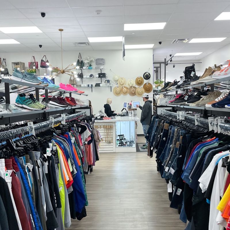 How Selling Your Clothes Here Actually Works