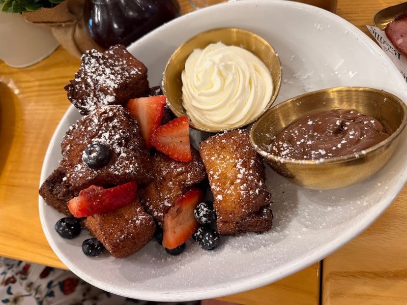 Sweet Plates for the Indulgent Brunch Order