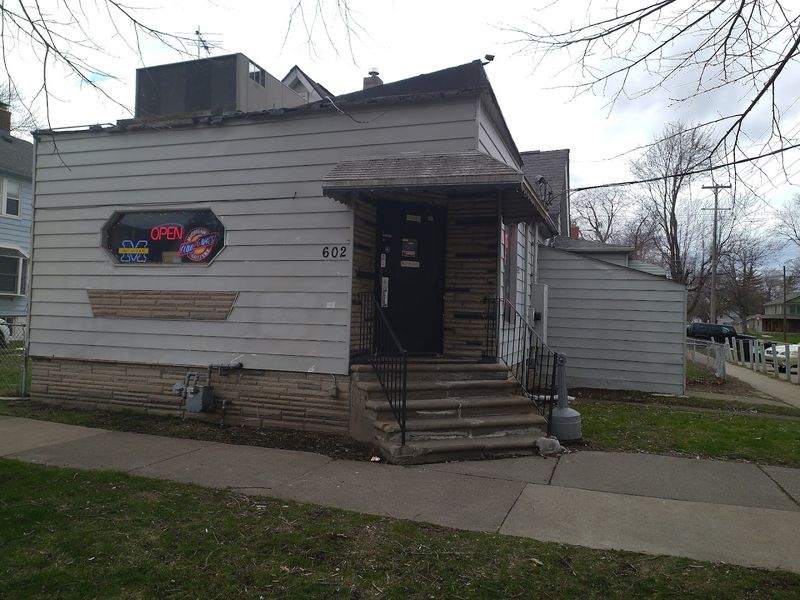 Why the neighborhood setting helps