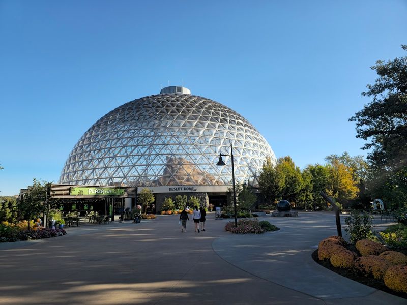 Omaha’s Henry Doorly Zoo and Aquarium - Nebraska, USA