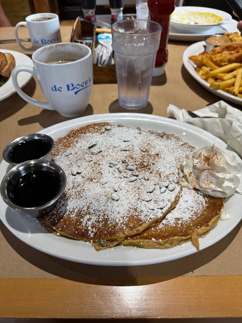 Why This Café Keeps Drawing People Back, Time After Time