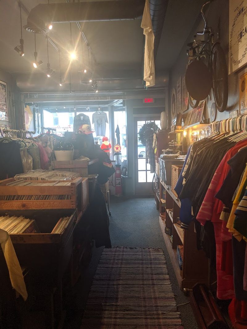 What the Regulars Know That First-Timers Do Not