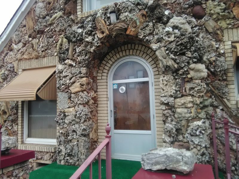 The Curator Who Makes the Tour Come Alive