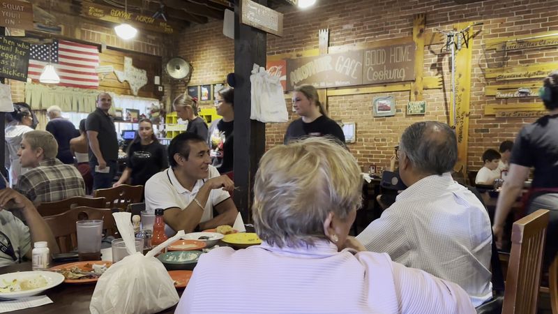 Texas: Babe’s Chicken Dinner House, Roanoke