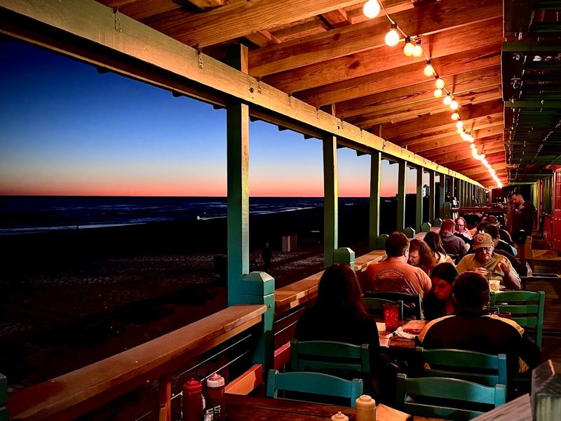 The Atmosphere: Casual, Breezy, and Completely Comfortable