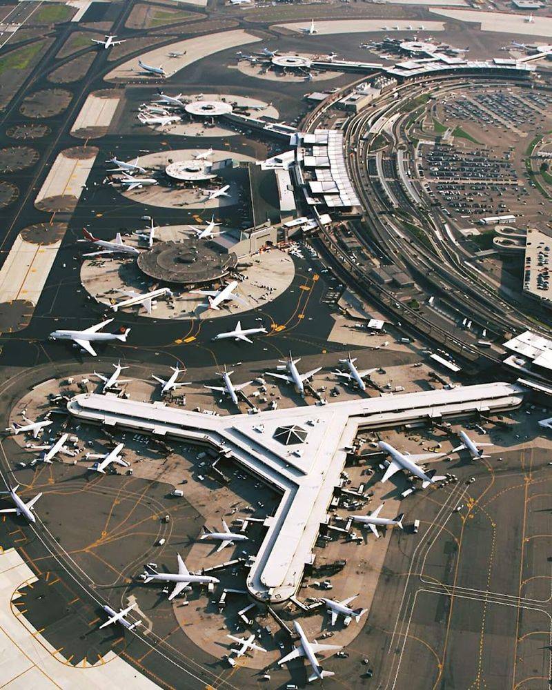 Proximity to Newark Airport: A Traveler's Bonus