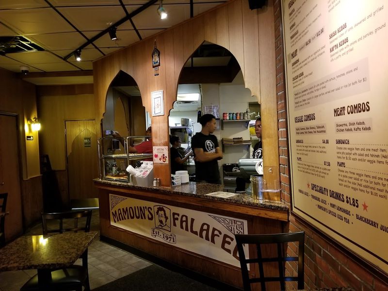 Why This Counter Keeps Its Crowd