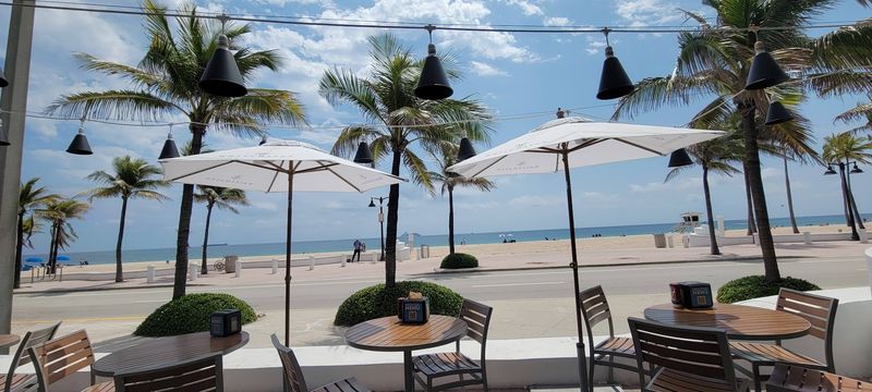 The Ocean View That Keeps Drawing Your Eyes Away From the Menu