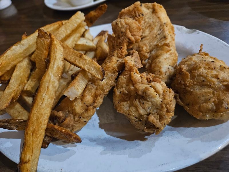 The Hand-Cut Fries That Deserve Their Own Mention