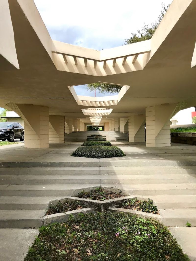 The Esplanades: Wright's Shaded Walkways That Connect Everything