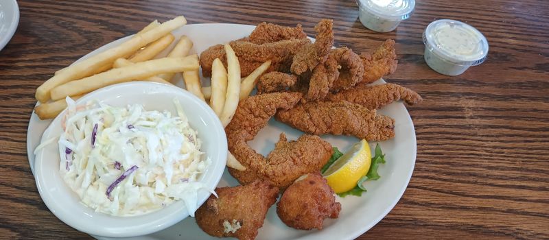 The Fried Catfish That Earns the Spotlight