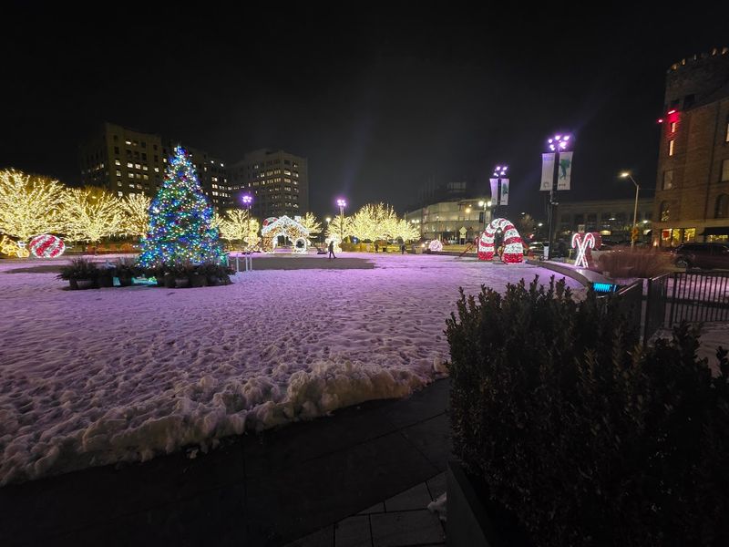 Beacon Park: The Restaurant's Living Front Porch