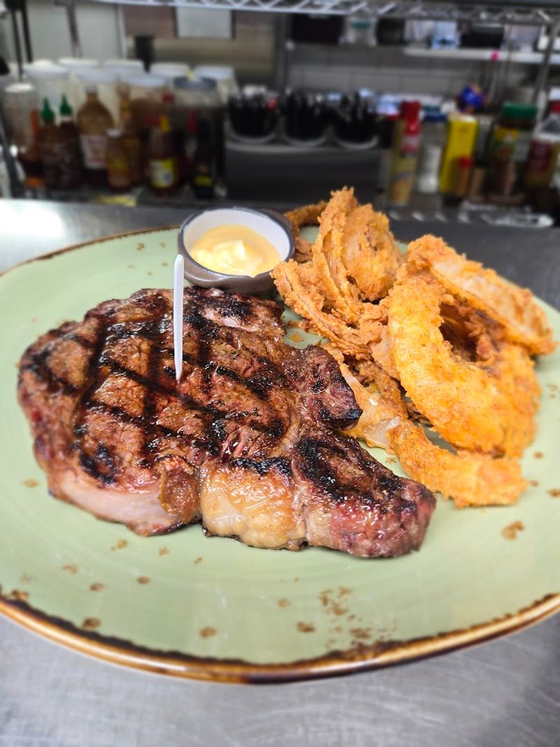 The Service: Fast, Friendly, and Actually Paying Attention