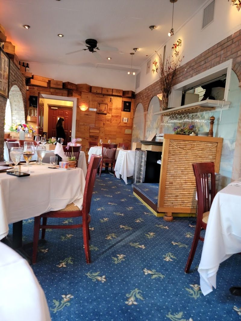 Why Reservations Are Non-Negotiable Here