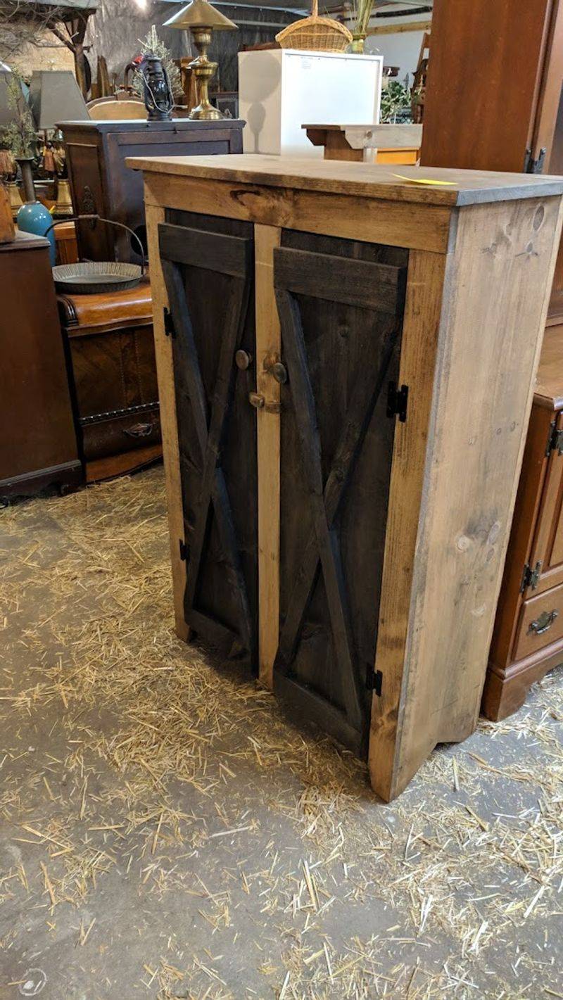 Amish Craftsmanship on the Sales Floor