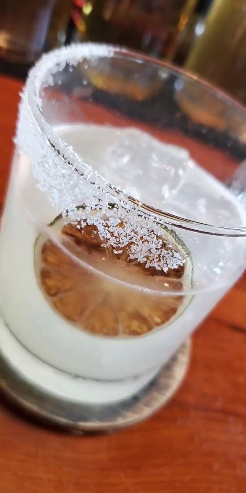 Happy Hour, Regular Visitors, and Why This Place Rewards Loyalty