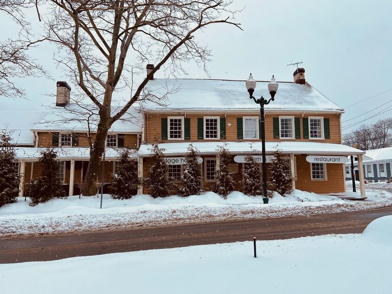 A Spot That Handles Holidays With a Certain Grace