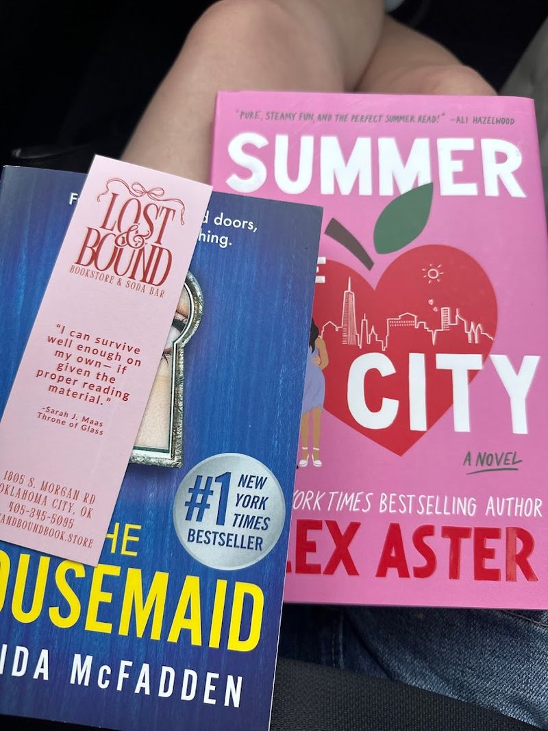 Online Shopping and Pink Packaging