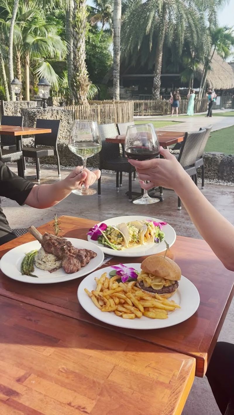 Live Music and the Weekend Atmosphere