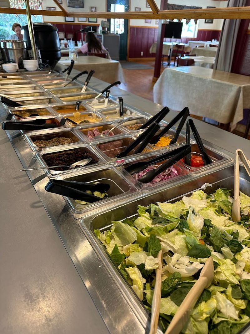 The Salad Bar Deserves Its Own Spotlight