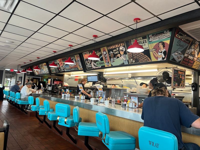 That Unmistakable 1960s Diner Atmosphere
