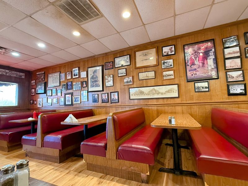 The Atmosphere Inside the Dining Room