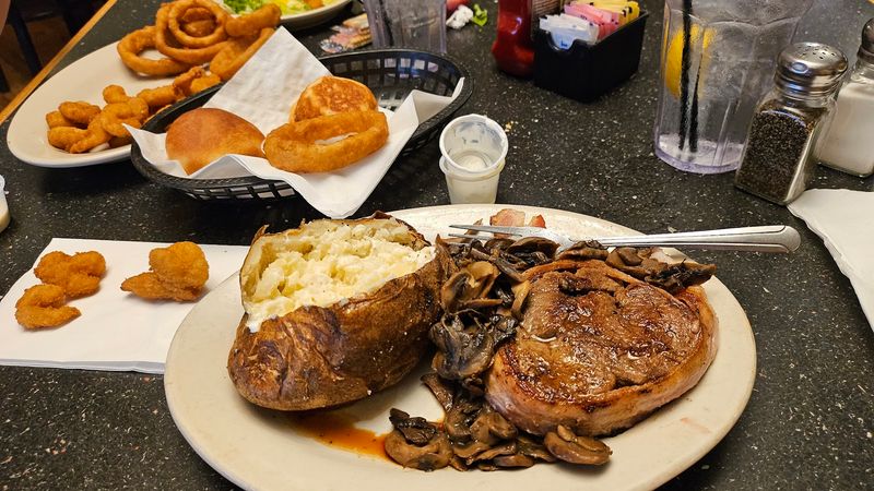 The Atmosphere and Dining Room Character